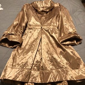 Gold spring jacket. 3/4 sleeve option with button cuff, Hood, adjustable belt.